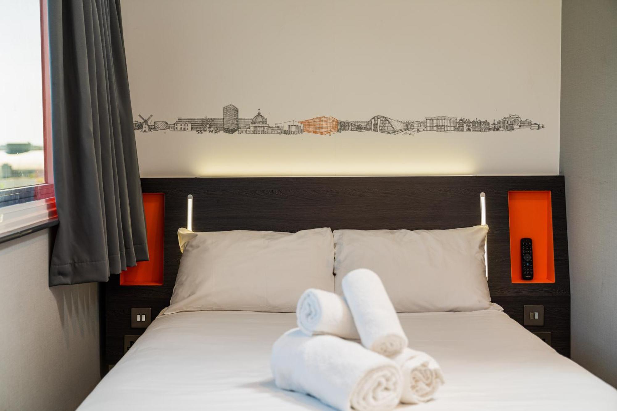Easyhotel מילטון קינס מראה חיצוני תמונה