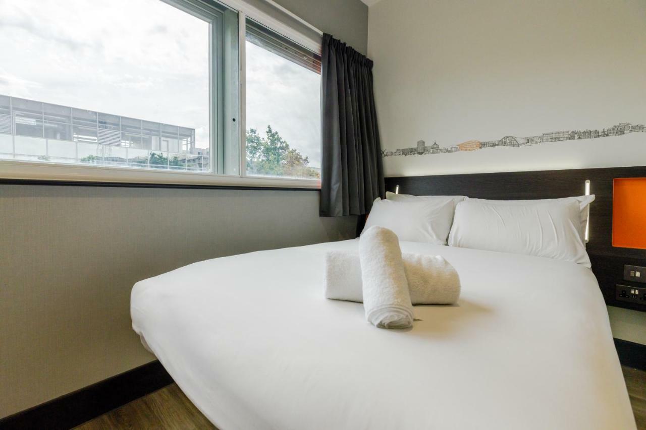 Easyhotel מילטון קינס מראה חיצוני תמונה